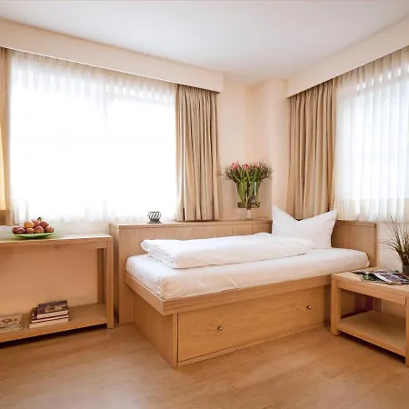 מלון דירות Neuhaus 2*