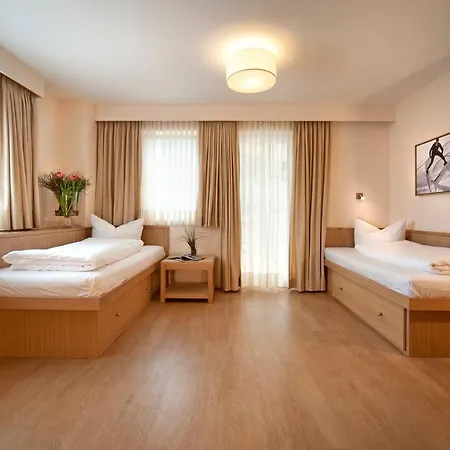 Neuhaus 2* מאיירהופן