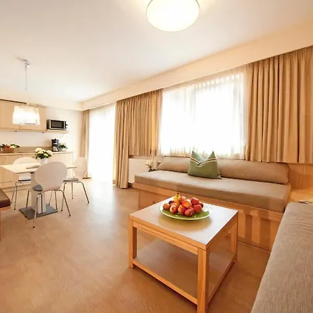 Neuhaus מאיירהופן